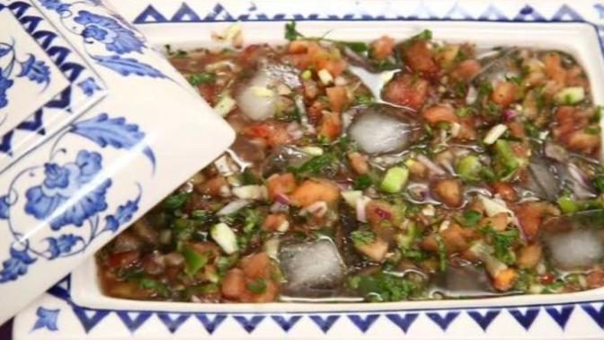 Sıcak yaz günlerinde salataya buz koyar mısınız?