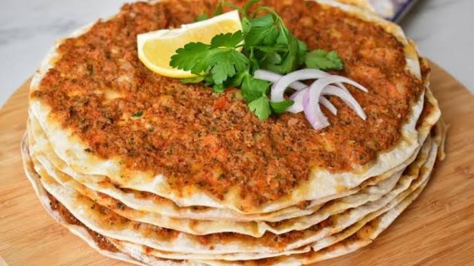 Bir oturuşta kaç lahmacun yersin?