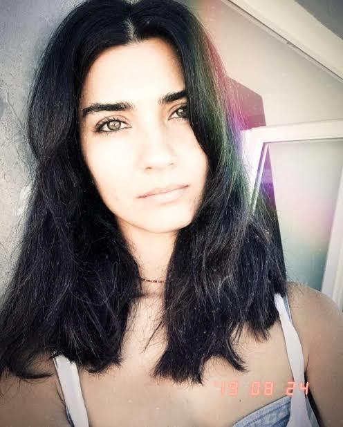 Tuba Büyüküstün güzel mi sizce?