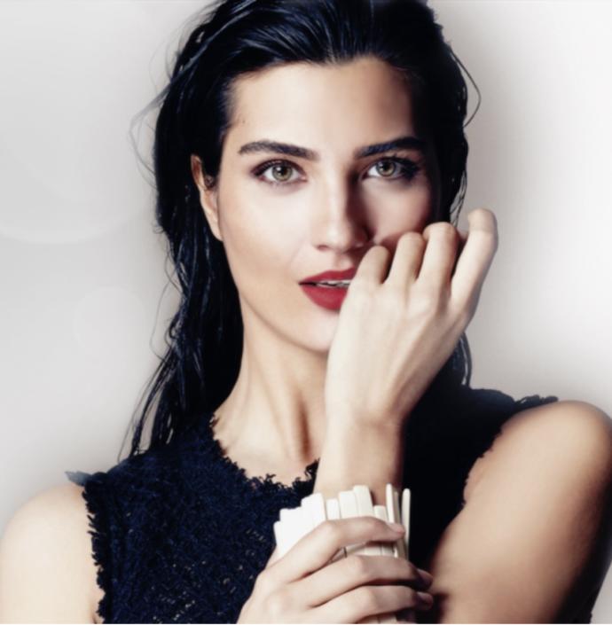 Tuba Büyüküstün güzel mi sizce?