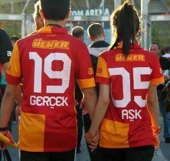 Galatasaray maçını izlerken cipsimi, yoğurdumu, çayımı hazırlayıp; izlerken gol olunca üstüme atlayacak hatunu nerde bulabilirim?