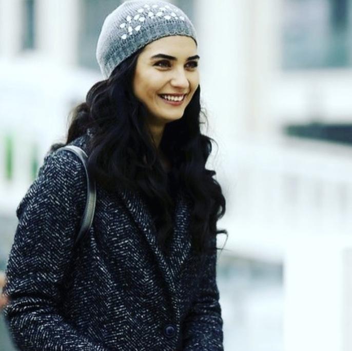 Sizce Tuba Büyüküstün güzel mi?