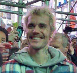 Justin Bieberin tip olarak son hali hakkında ne düşünüyor sunuz baya yaşlanmış?