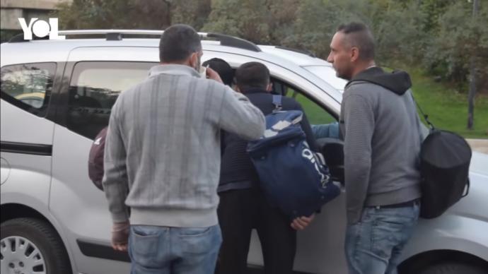 "İşsizlik yok. Çalışana her yerde iş var" cümlesindeki iş, çalışma aşağıdaki şekilde mi?