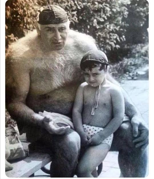 Ben nişanlımla fotoğraf attım ama o benimle olan fotoğrafı paylaşmıyor neden olabilir?