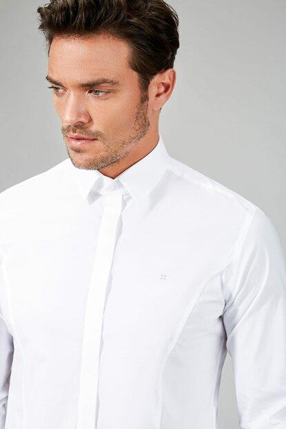 Erkek Yeşil Pantolon Üzerine Ne Giyilir? Kombin Önerileriniz Var mı?