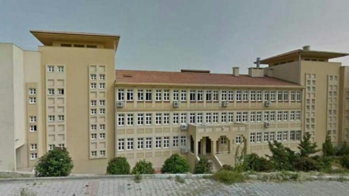 Mersinde öğretmenlere mini etek soruşturması açıldı! Ne düşünüyorsunuz?