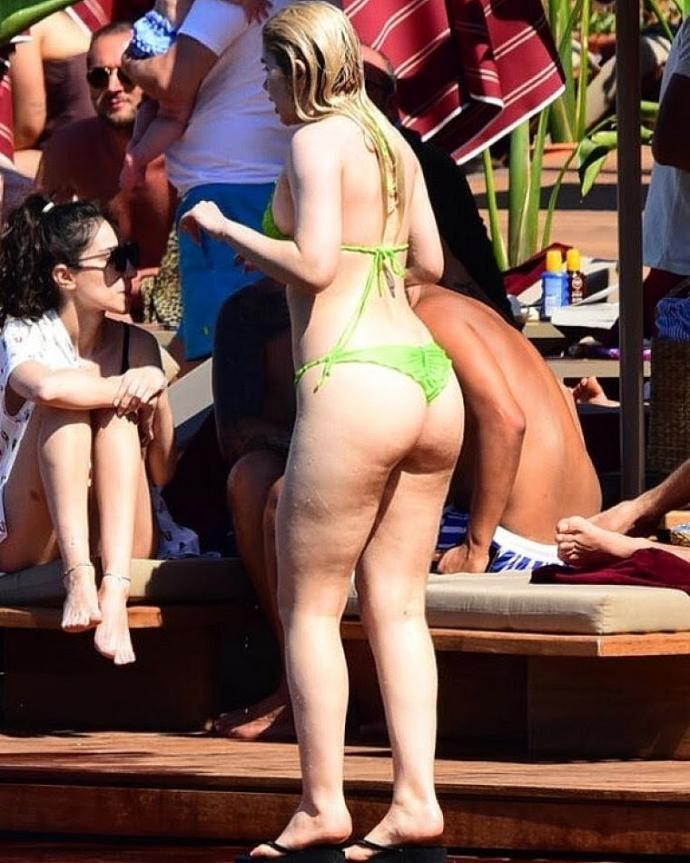 Selena Gomez in poposu Dünyanın en pürüzsüz poposu mu?