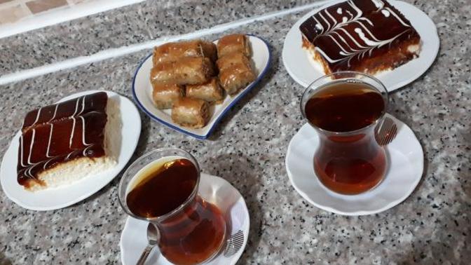 Misafir gelince çay mı kahve mi ikram edilir. ?