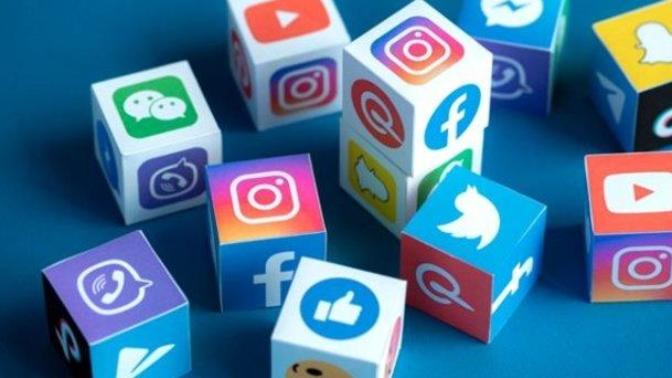 Sosyal medyaya fotoğrafını yüklemek özgüvenin bir parçası mıdır?