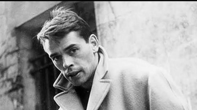 Dans le port damsterdam şarkısını Edith Piaf mı yoksa Jacques Brel mi daha iyi yorumluyor?