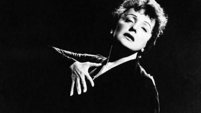 Dans le port d'amsterdam şarkısını Edith Piaf mı yoksa Jacques Brel mi daha iyi yorumluyor?