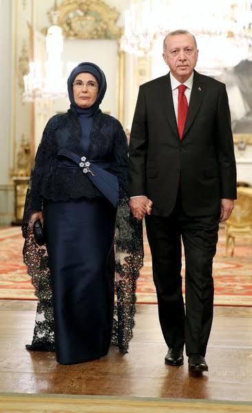 Ecevit mi daha karizmatik lider Tayyip mi?