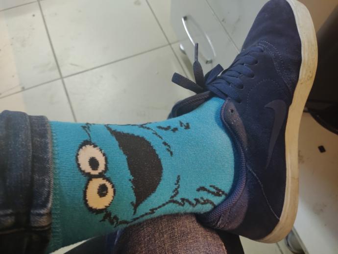 Erkeklerin sağa sola bıraktığı çorapları yıkamak kadının görevi mi? 