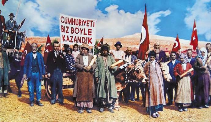 29 Ekim Cumhuriyet Bayramı’nda #İyikiCumhuriyet diyoruz! Sizin iyi ki dediğiniz neler var?