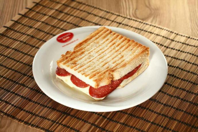 Sucuklu Tost sever misiniz?