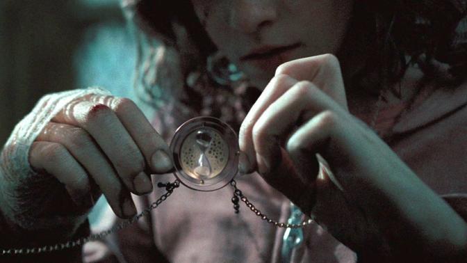 Harry Potter Zaman Döndürücü Üzerinde Ne Yazıyor Bilen Var mı?