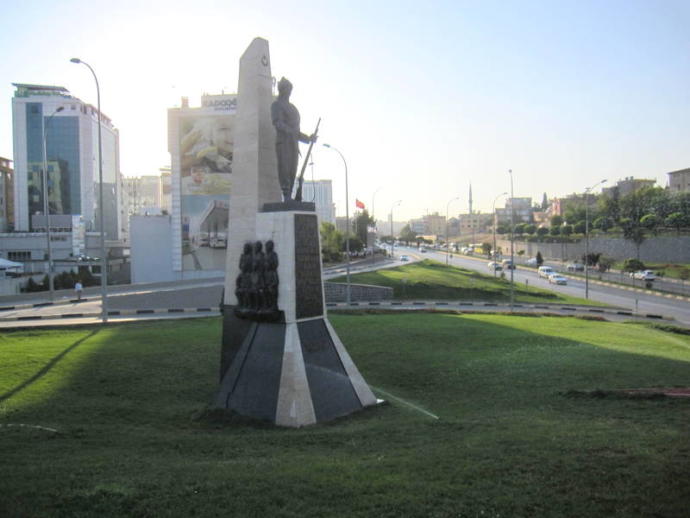 Kahraman Karayılan kimdir?