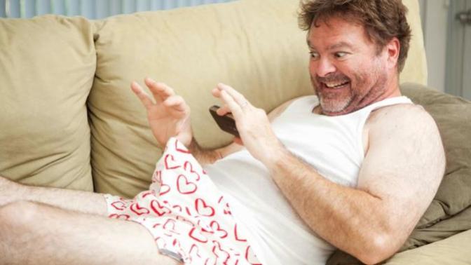 Erkeklerin hemcinslerine karşı duyduğu penis kıskançlığı, performanslarını etkiler mi?