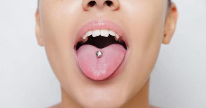 Kadinlar dil piercingi taktirirmisiniz?