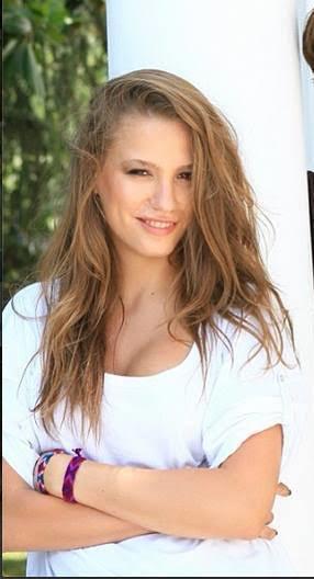 Bembeyaz ten mi daha güzel Açık Buğday ten mi sizce?
