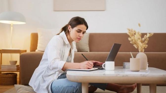 Online derslere katılmayan arkadaşlarım not istiyor, ne yapmalıyım?