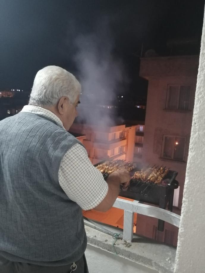 Mangal yapan erkek çekiciliği diye bir şey var mıdır 😌😌?