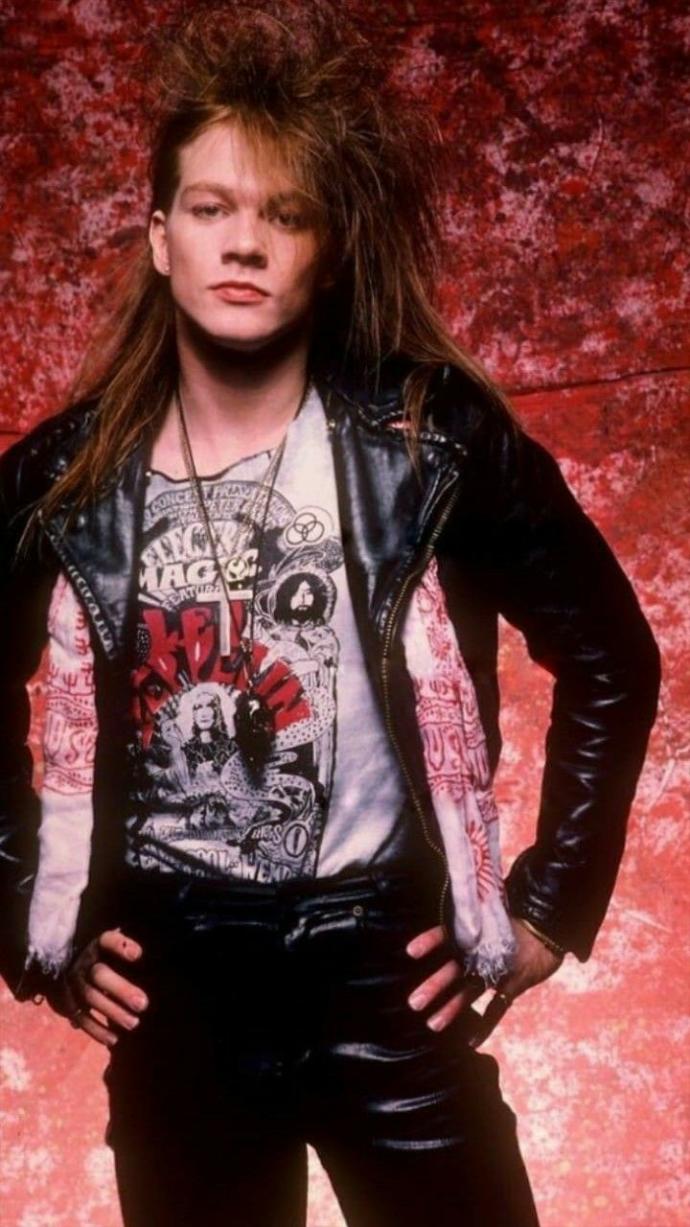 Axl Rose çok yakışıklı değil mi?