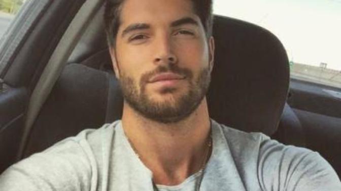 Zengin tipsiz mi yoksa yakışıklı fakir mi?
