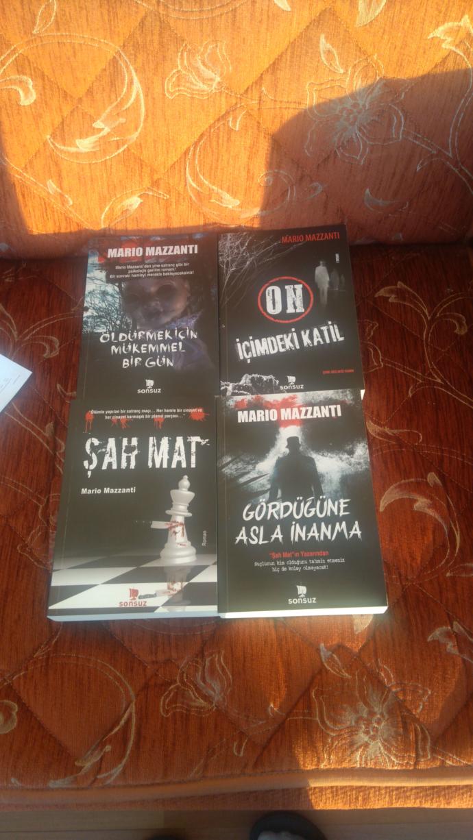 Turgut Yasalar imzalı, Ben Bir Dahiyim Ama Henüz İlk Senaryomu Yazmadım kitabını kazanmak ister misin KScan?