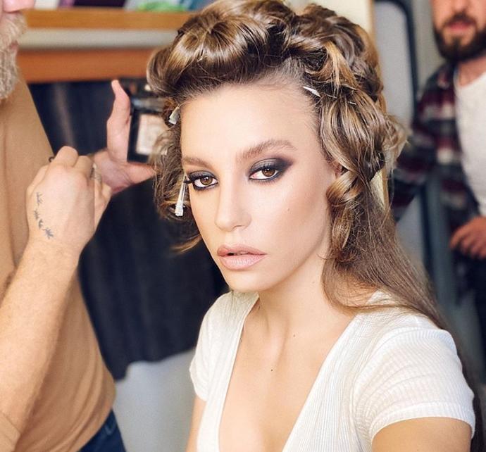 Serenay Sarıkaya’nın yüzü erkeksi mi?
