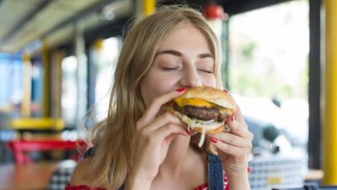 Türkiye'de bulunan en iyi ''fast food'' zinciri sence hangisi?