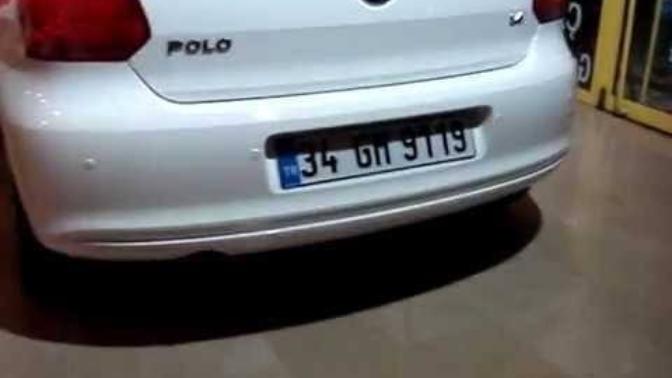Arabanın arkasında yanan kırmızı ışıklar nereden kapatılır?