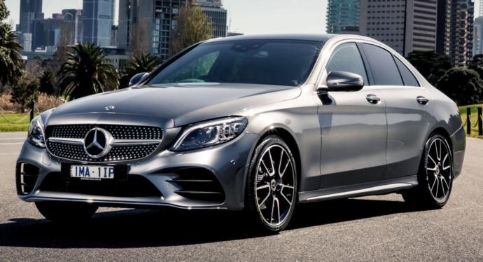 Mercedes C serisi mi Bmw 3 serisi mi?