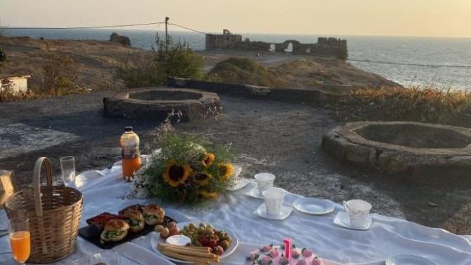 Piknik yapmaya giderken piknik sepetinizi hangi yemeklerle doldurursunuz?