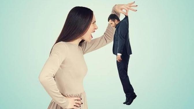 Sizce erkeğin nasıl olanı makbul? Parmakta oynatılanı mı, yumruğu masaya vuranı mı?
