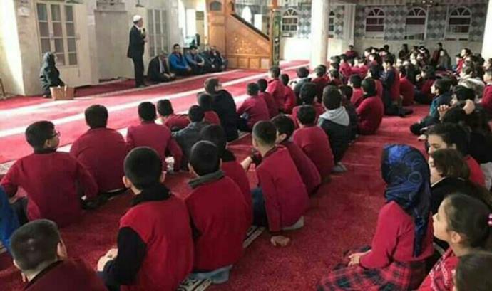 Milli Eğitim Bakanlığı, uzaktan eğitim döneminde cuma namazı saatine dikkat edilmesini istedi! Tek derdimiz bu mu?