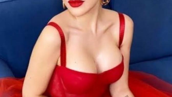 Kızlar sütyenli neden sexy görünmek için çabalarsınız?