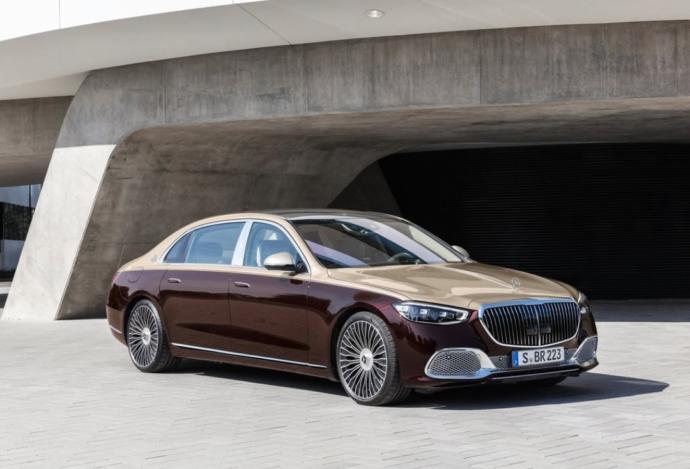 Rolls Royce vs Mercedes maybach hangisi daha iyi?