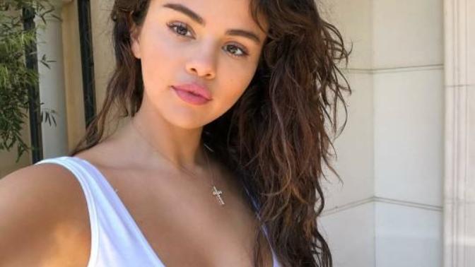Selena Gomez' mi yoksa Ariana Grande' mi güzel?