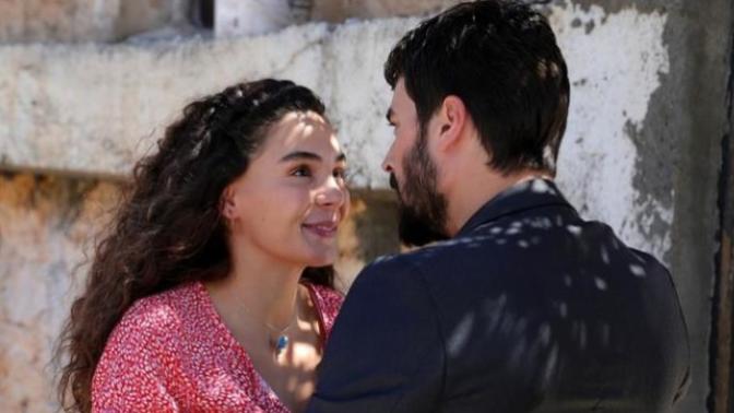 Yılın en iyi dizisi Hercai seçildi! Sizce hak ediyor mu?