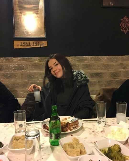 Gençler kızıl saçtan sıkıldım, saç rengi öneriniz var mı?
