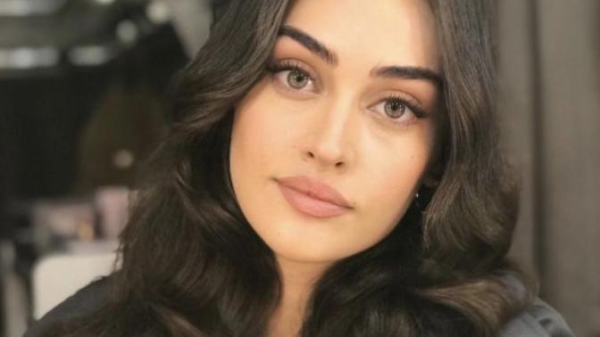 Esra Bilgiç çok güzel dimi?