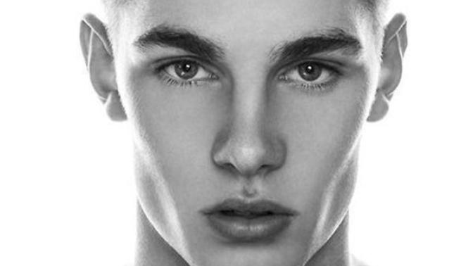 Sakız çiğnemek çene kaslarını daha belirgin hale getirip "jawline" etkisi yaratırmı?