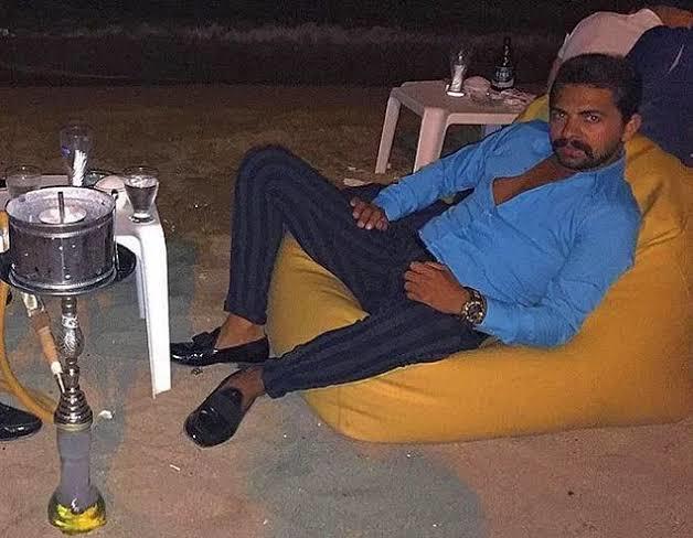 Arabasıyla foto paylaşan erkekler görgüsüz müdür?