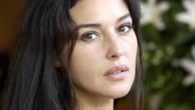 Hangi kadın daha güzel, Monica Bellucci veya Tuba Büyüküstün?