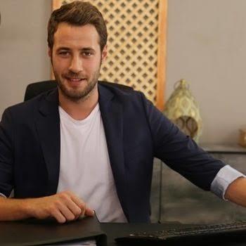 İrem Derici, yılbaşını birlikte geçirecek birini arıyor! Hangi ünlünün teklifine hayır demezdin?