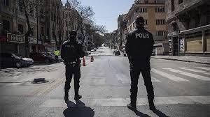 Her insanin basina bir polis bile dikilse, insanimiz kural tanimiyor!