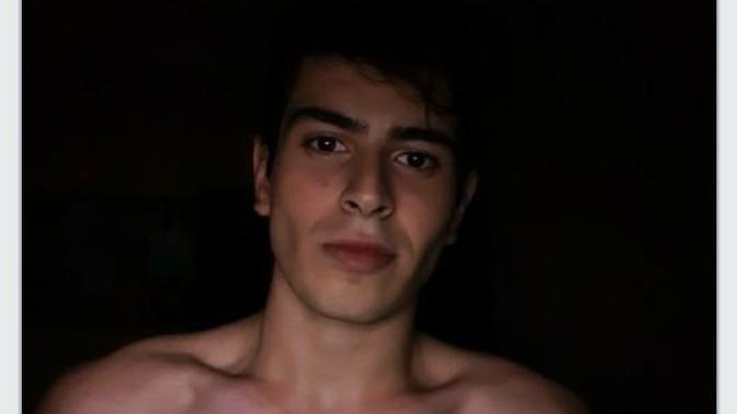 Çene kası erkekte nasıl sizce?
