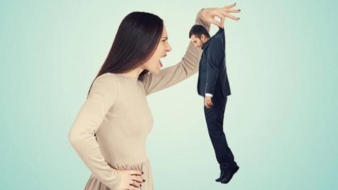 Sevgilisinin bir dediğini iki etmeyen erkek; kılıbık mıdır, yoksa aşık mıdır?